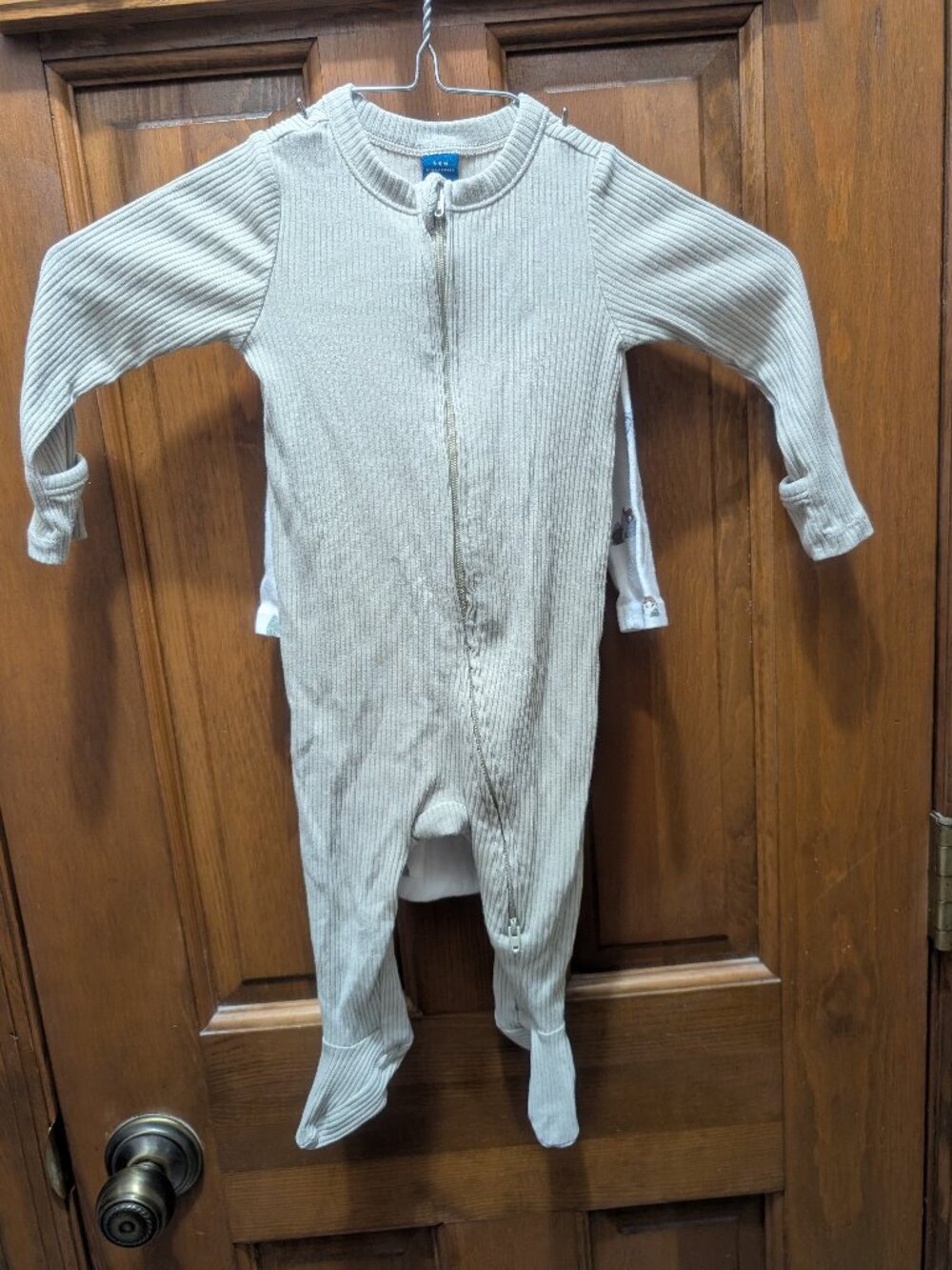 Baby 2 piece clothing set; size 6-9 months; qty 2